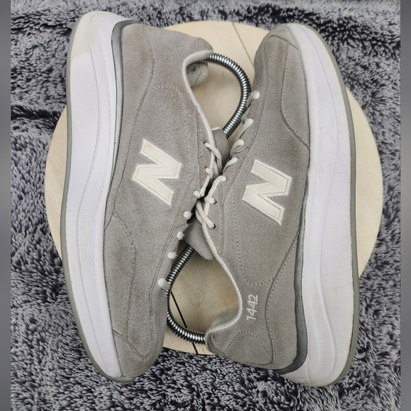 New Balance 1442 Women’s Size 8 - Picture 6 of 9